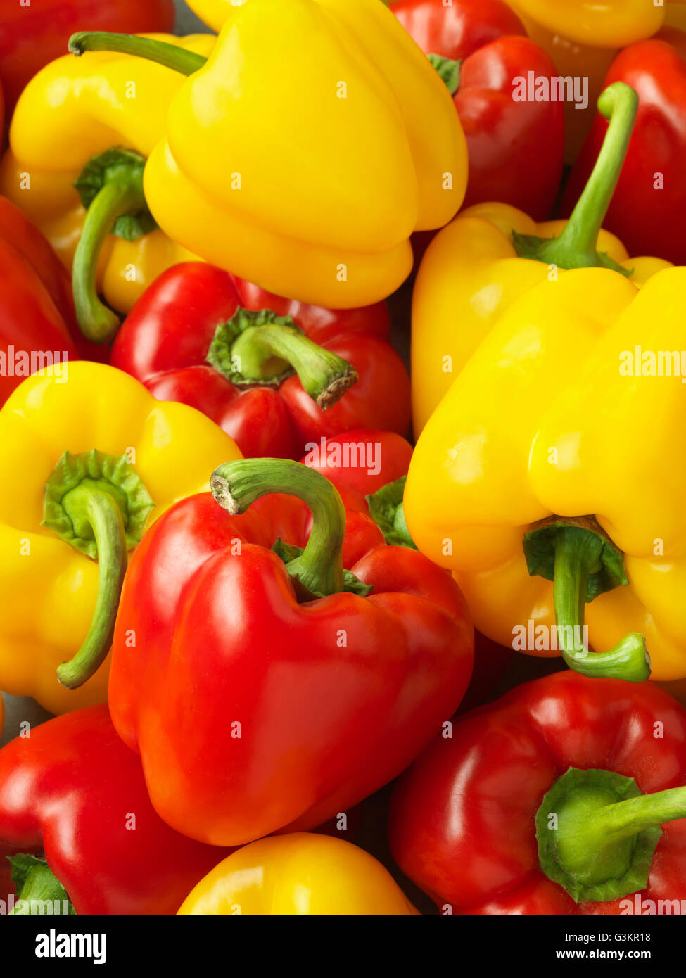 Yellow bell peppers hi-res stock photography and images - Alamy