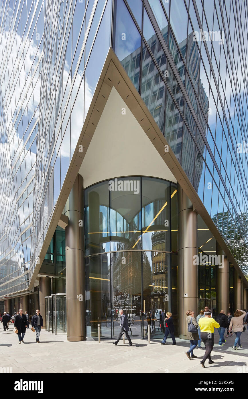 Corner elevation with curved and angular glazing. 62 Buckingham Gate, London, United Kingdom. Architect: PCP Architects, 2016. Stock Photo