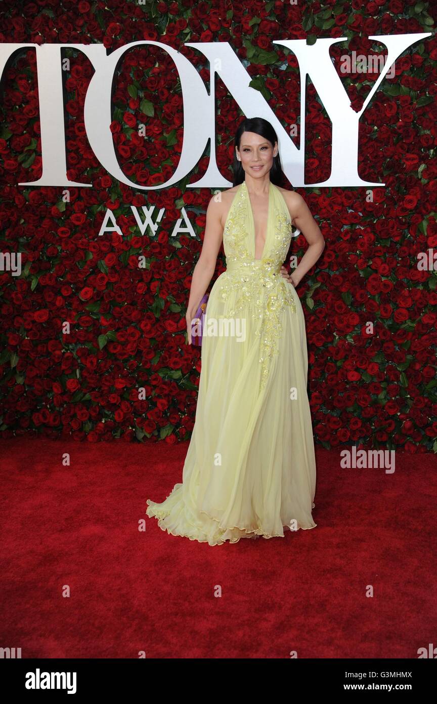 New York, NY, USA. 12th June, 2016. Lucy Liu at arrivals for 70th Annual Tony Awards 2016 - Arrivals, Beacon Theatre, New York, NY June 12, 2016. © Kristin Callahan/Everett Collection/Alamy Live News Stock Photo