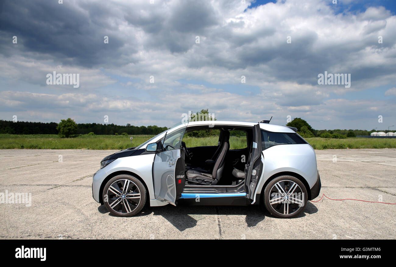 An electrically powered BMW i3 with open doors near Brandis