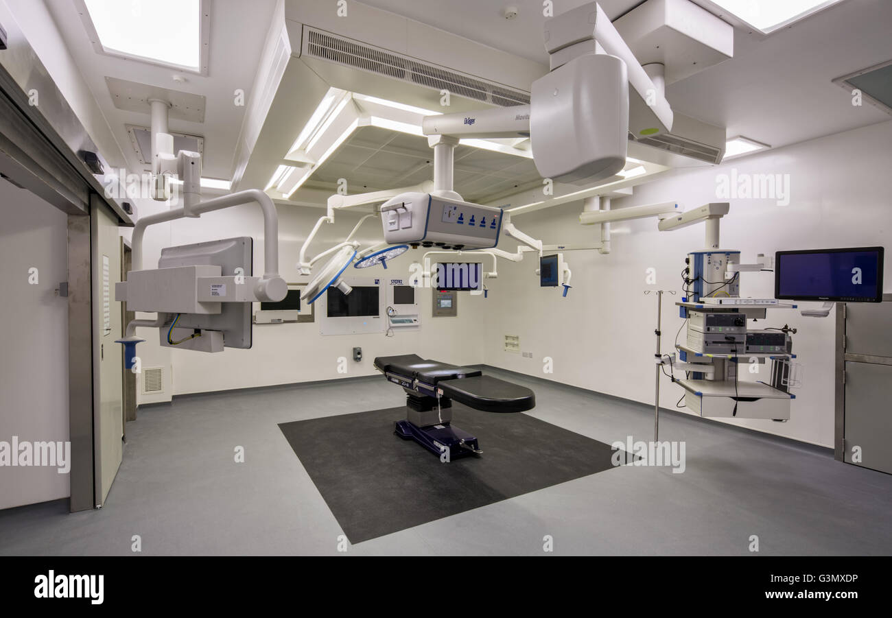 Operating theatre at Queen Elizabeth Hospital in Kings Lynn Stock Photo Alamy