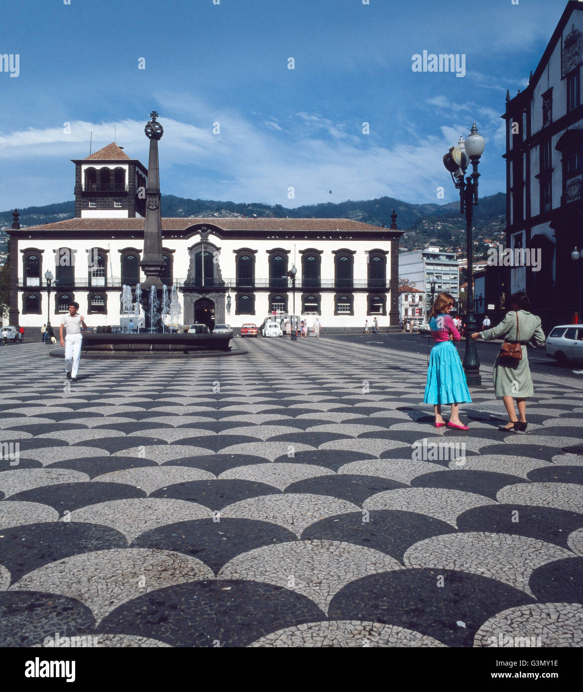 Der Rathausplatz Câmara Municipal do Funchal, Madeira, Portugal 1980. The town hall square Câmara Municipal do Funchal, Madeira, Portugal 1980. Stock Photo