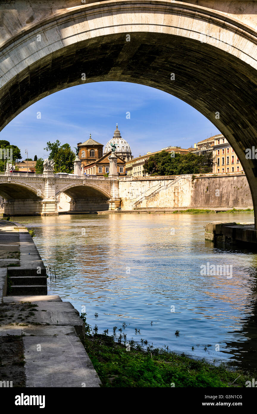 Basilica di San Pietro with bridge in Vatican, Rome, Italy Stock Photo