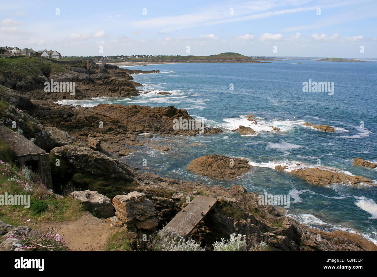 Atlantic coast and ocean in Brittany (France Stock Photo - Alamy
