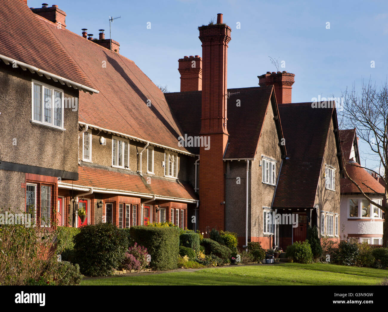 UK, England, Wirrall, Port Sunlight, Water Street, row of Arts and Crafts style house Stock Photo