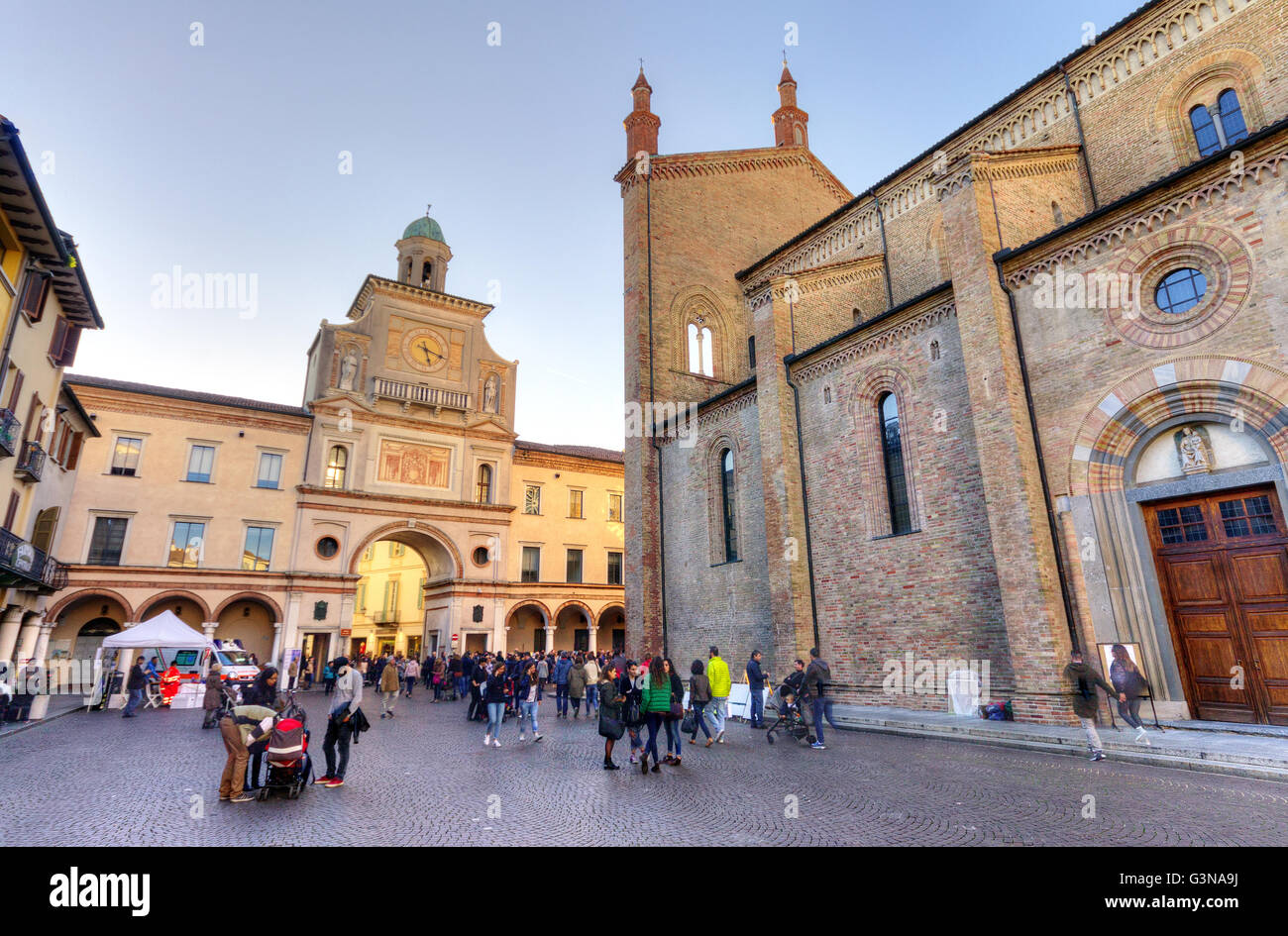 Italy, Lombardy, Crema, Torrazzo and the Duomo Stock Photo Alamy