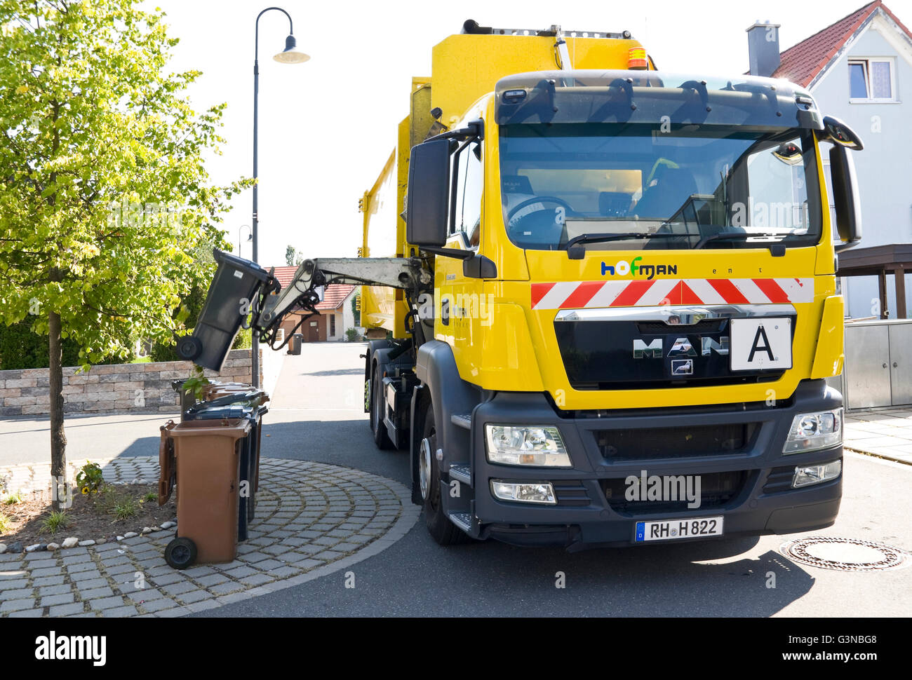 Automated garbage collection hi-res stock photography and images - Alamy