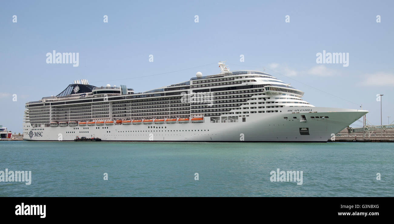Msc splendida cruise ship barcelona hi-res stock photography and images ...