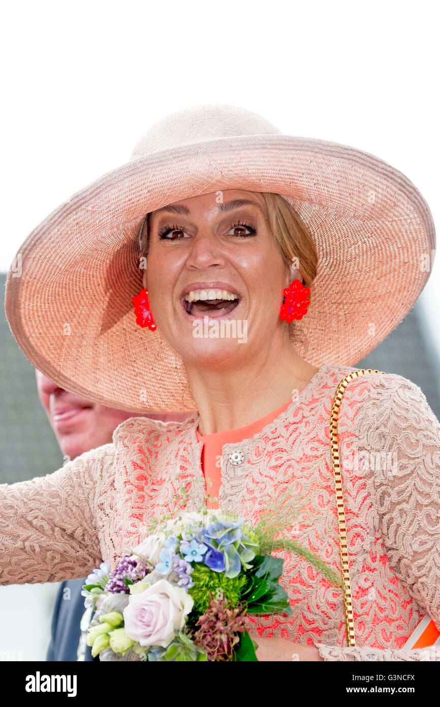 Queen Maxima spends Monday, June 13th, 2016 a regional visit to Northwest FryslÃ¢n (northwest corner) in the province of Friesland on june 13, 2016. During the visit the ambitions of the Regional Agenda are central, where provinces, municipalities and water boards to work with residents and businesses to a strong region. Special attention is paid to the quality of life in this region with a declining population. visit the King and Queen in this context various locations in the municipalities of Het Bildt, Menameradiel, Franekeradeel and Harlingen. Photo by Robin Utrecht/ABACAPRESS.COM Stock Photo