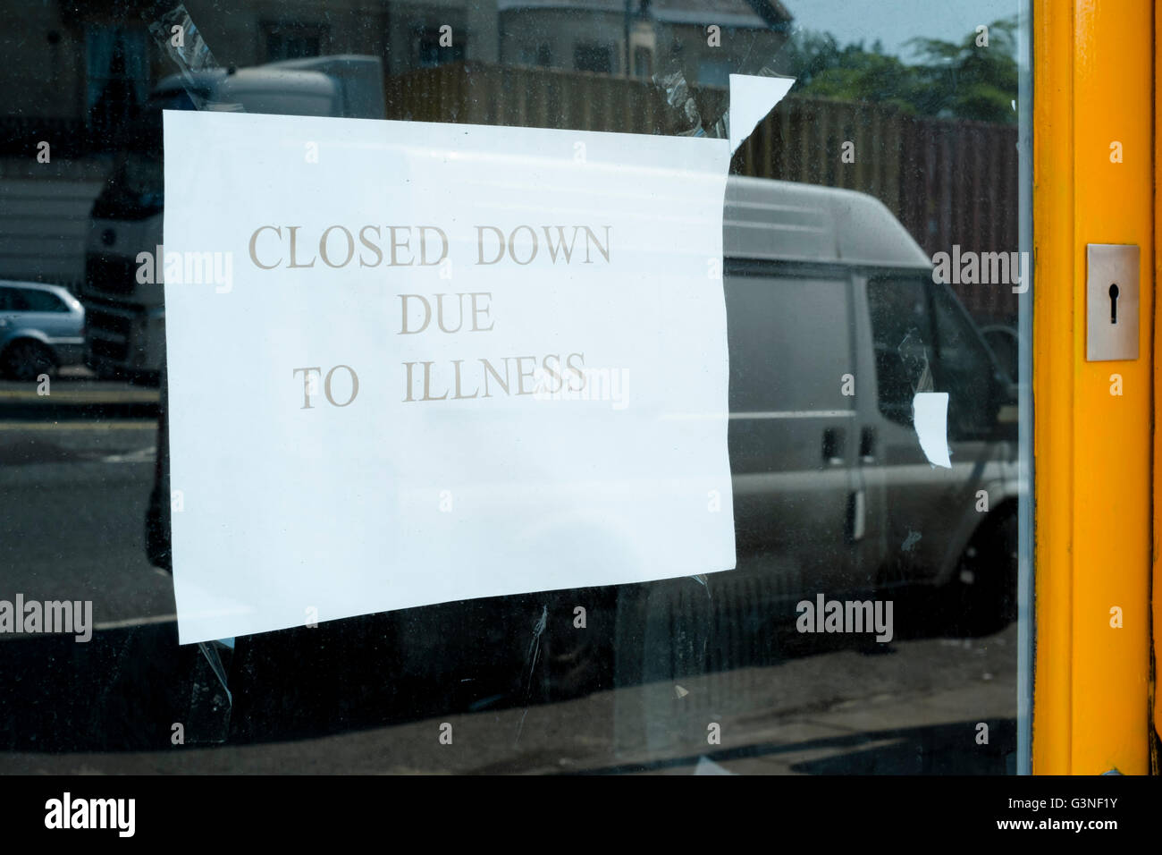 Closed down due to illness sign Stock Photo - Alamy