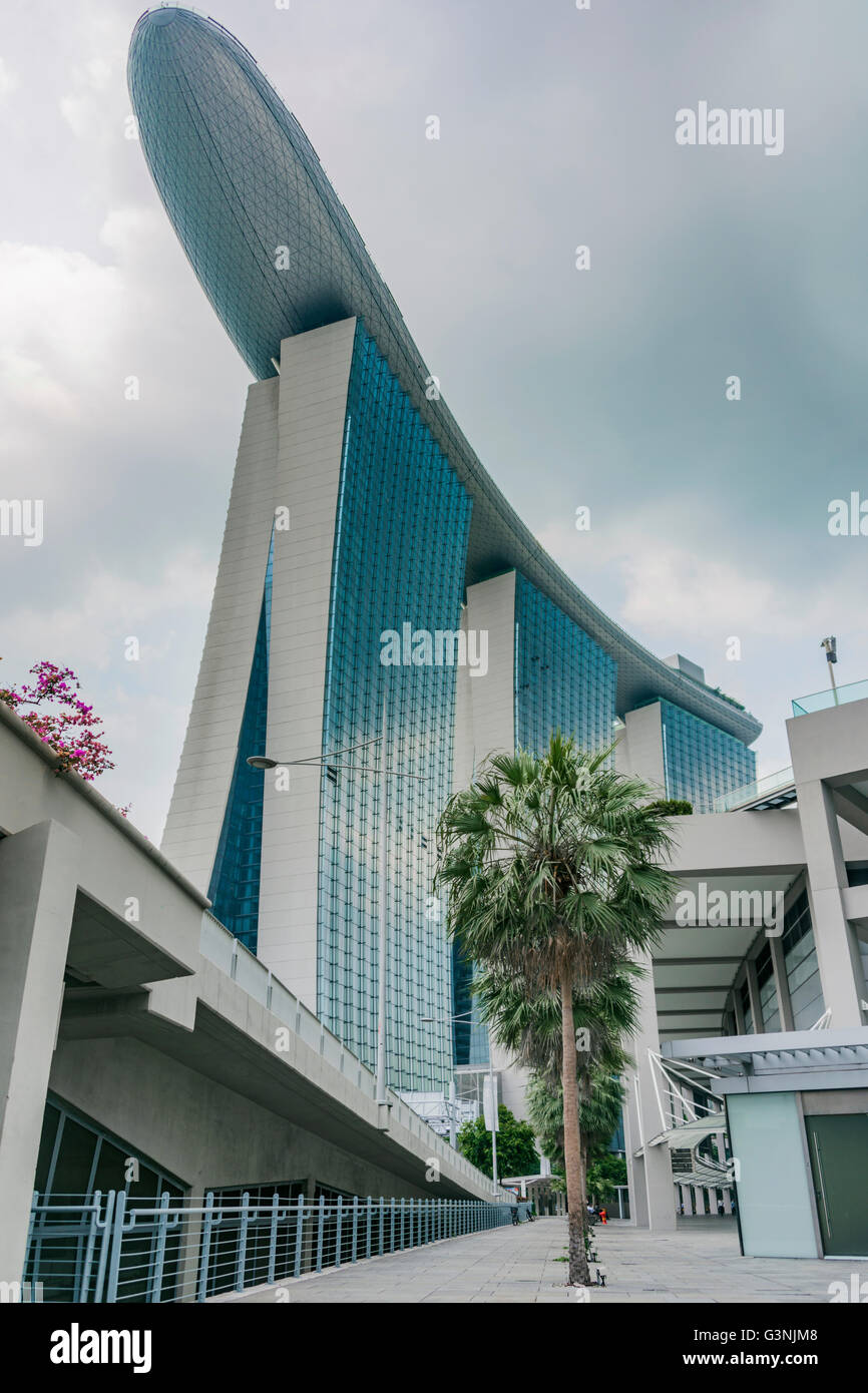 Futuristic Marina Bay Sands Hotel by architect Moshe Safdie, Marina Bay, Downtown Core, Singapore Stock Photo