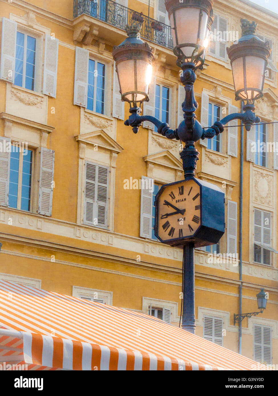 Nice time on the market hi-res stock photography and images - Alamy