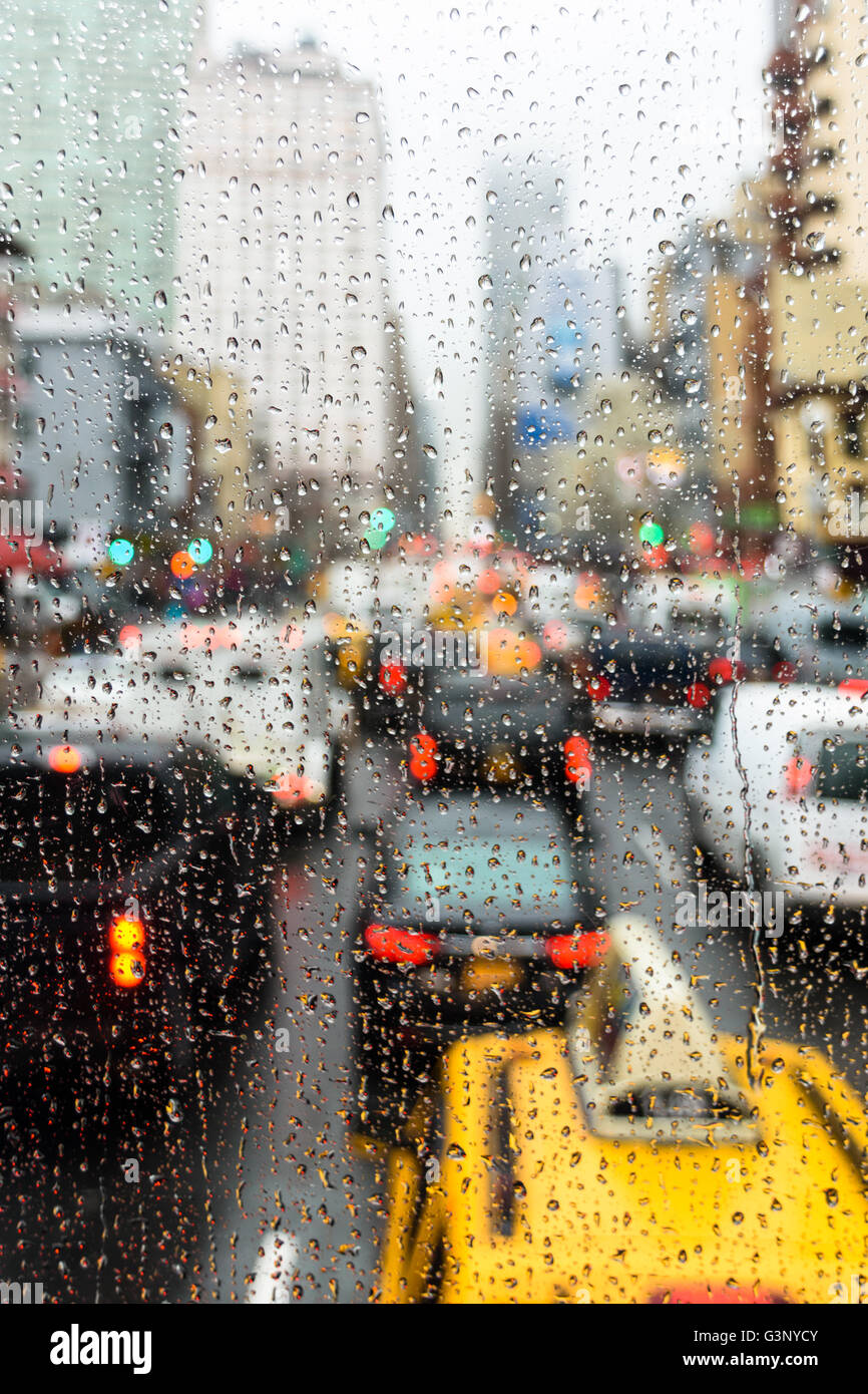 Rain streaked windscreen hi-res stock photography and images - Alamy