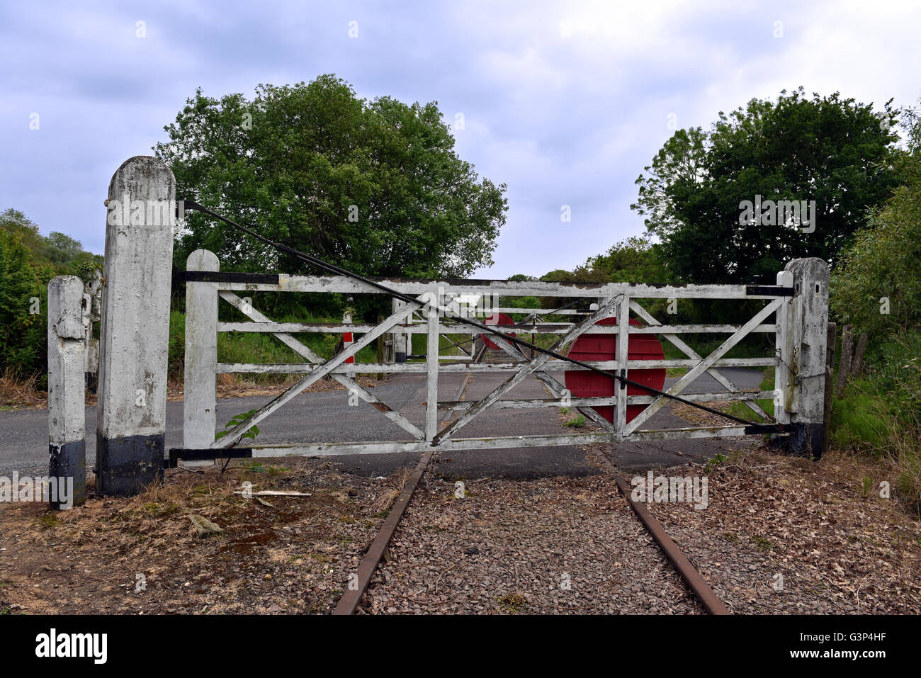Level Crossing Over A Disused Railway Line In North Norfolk England Uk Stock Photo Alamy Level Crossing Over A Disused Railway Line In North Norfolk England Uk Stock Photo Alamy