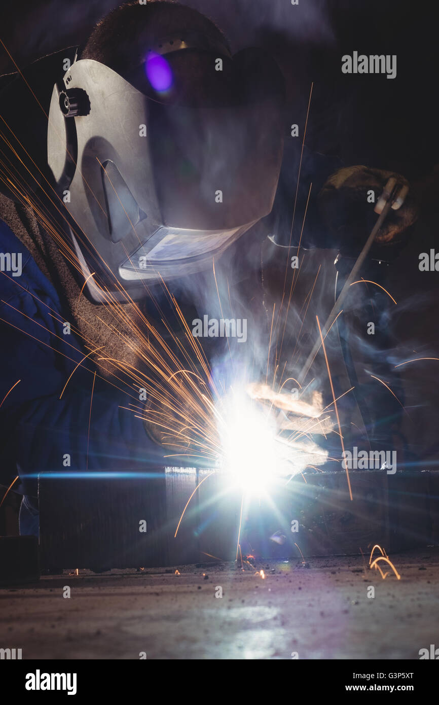 Welder cutting metal Stock Photo Alamy