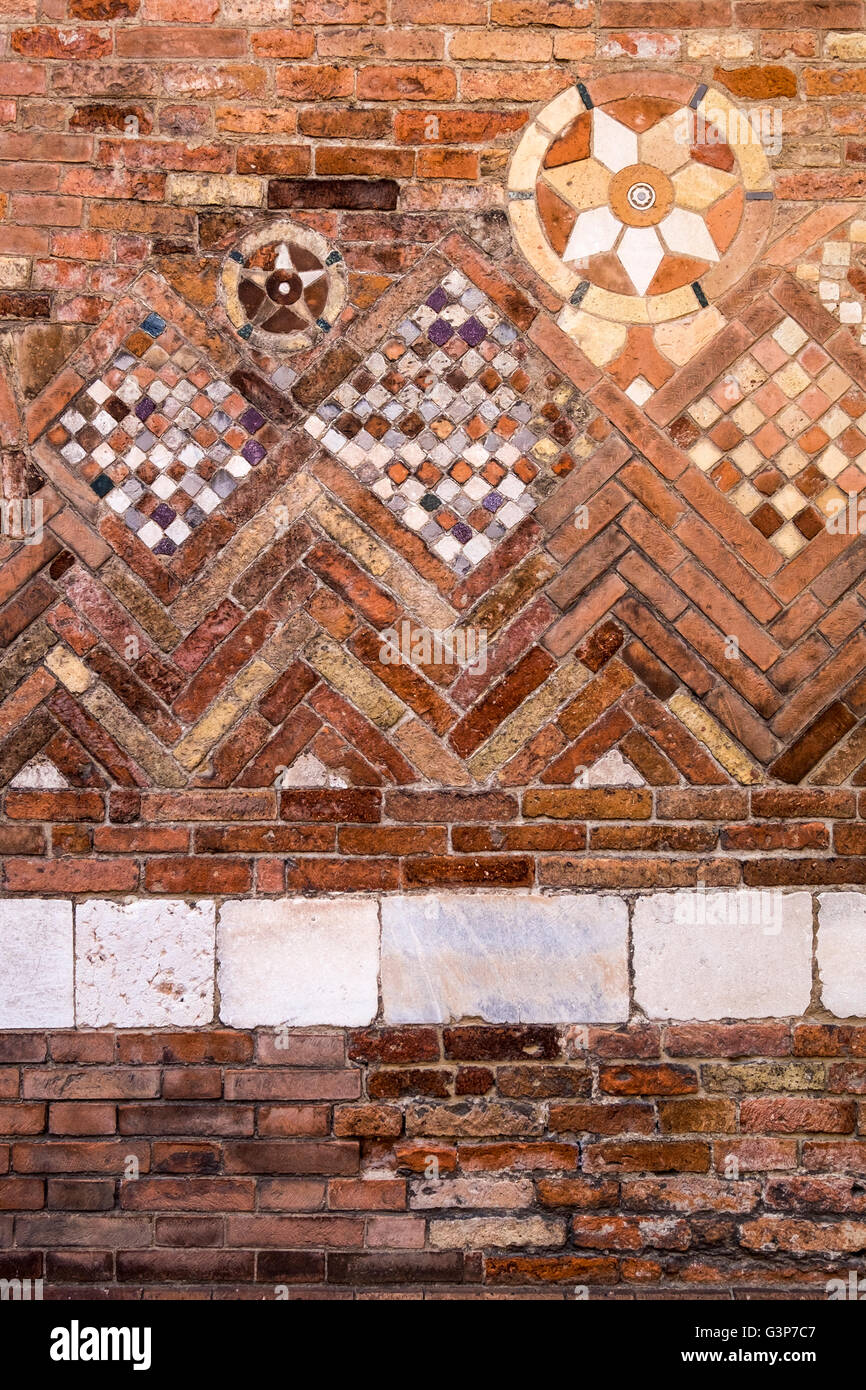 Patterned brick work hi-res stock photography and images - Alamy