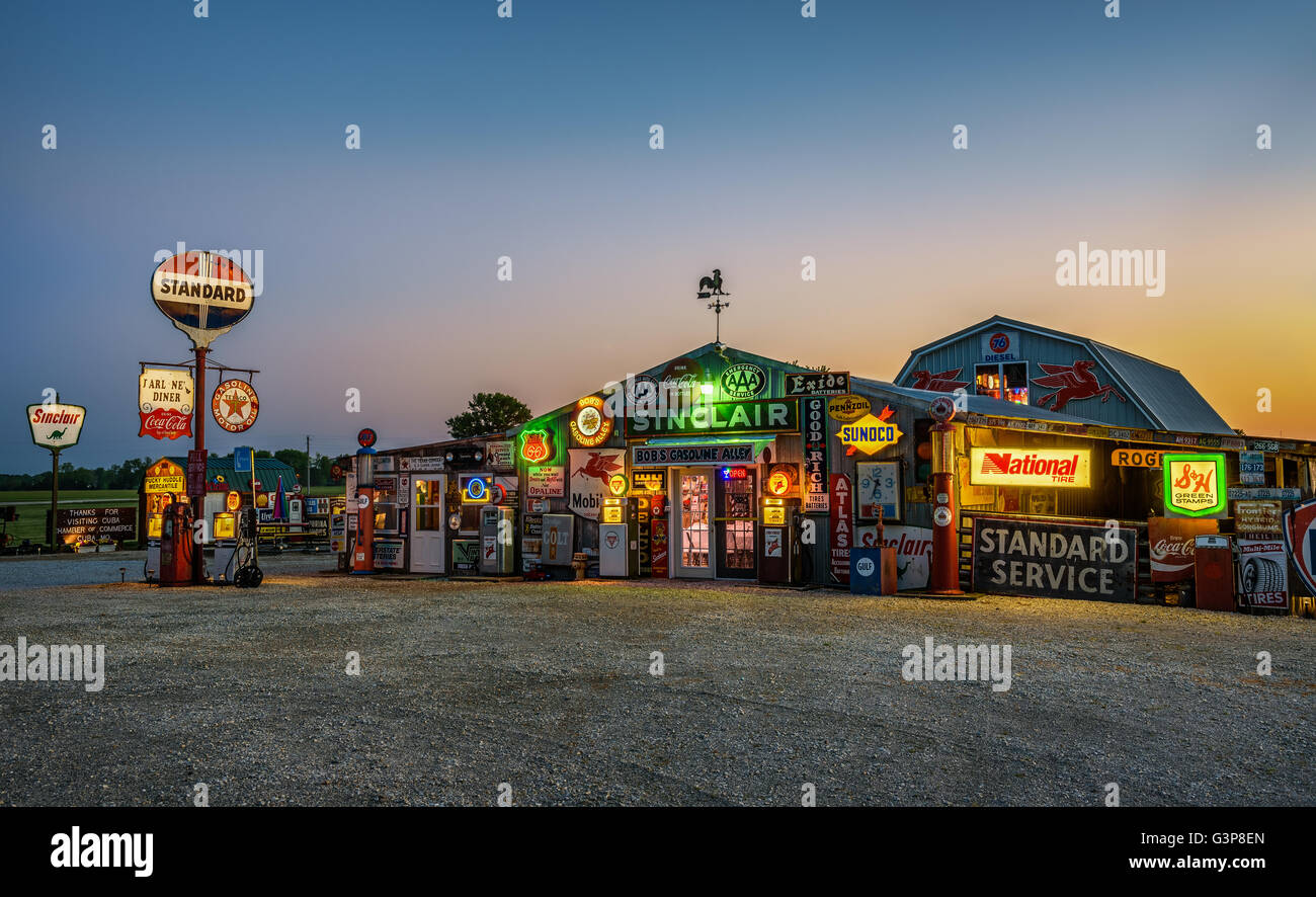 Old gas station route 66 hires stock photography and images Alamy