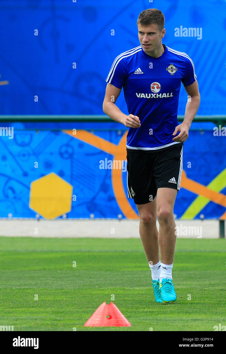 Northern Ireland's Paddy McNair during a training session at Saint-George-de-Reneins. PRESS ASSOCIATION Photo. Picture date: Tuesday June 14, 2016. See PA story SOCCER N Ireland. Photo credit should read: Jonathan Brady/PA Wire. Stock Photo