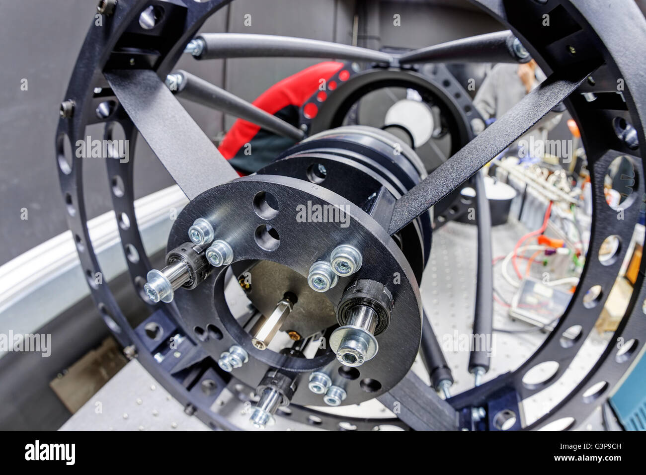 Testing small RitcheyChretien telescope with laser collimator on