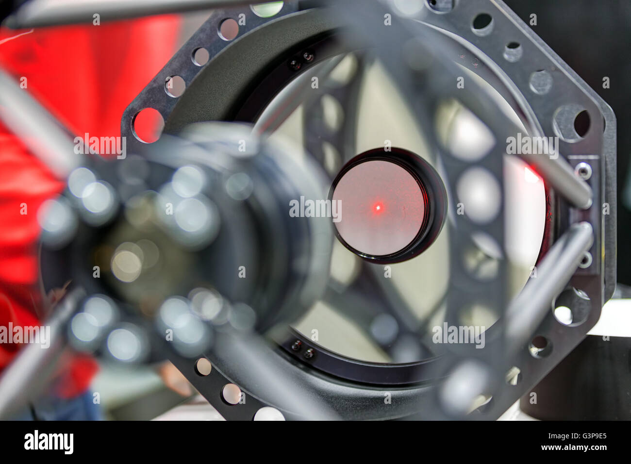 Testing small RitcheyChretien telescope with laser collimator on