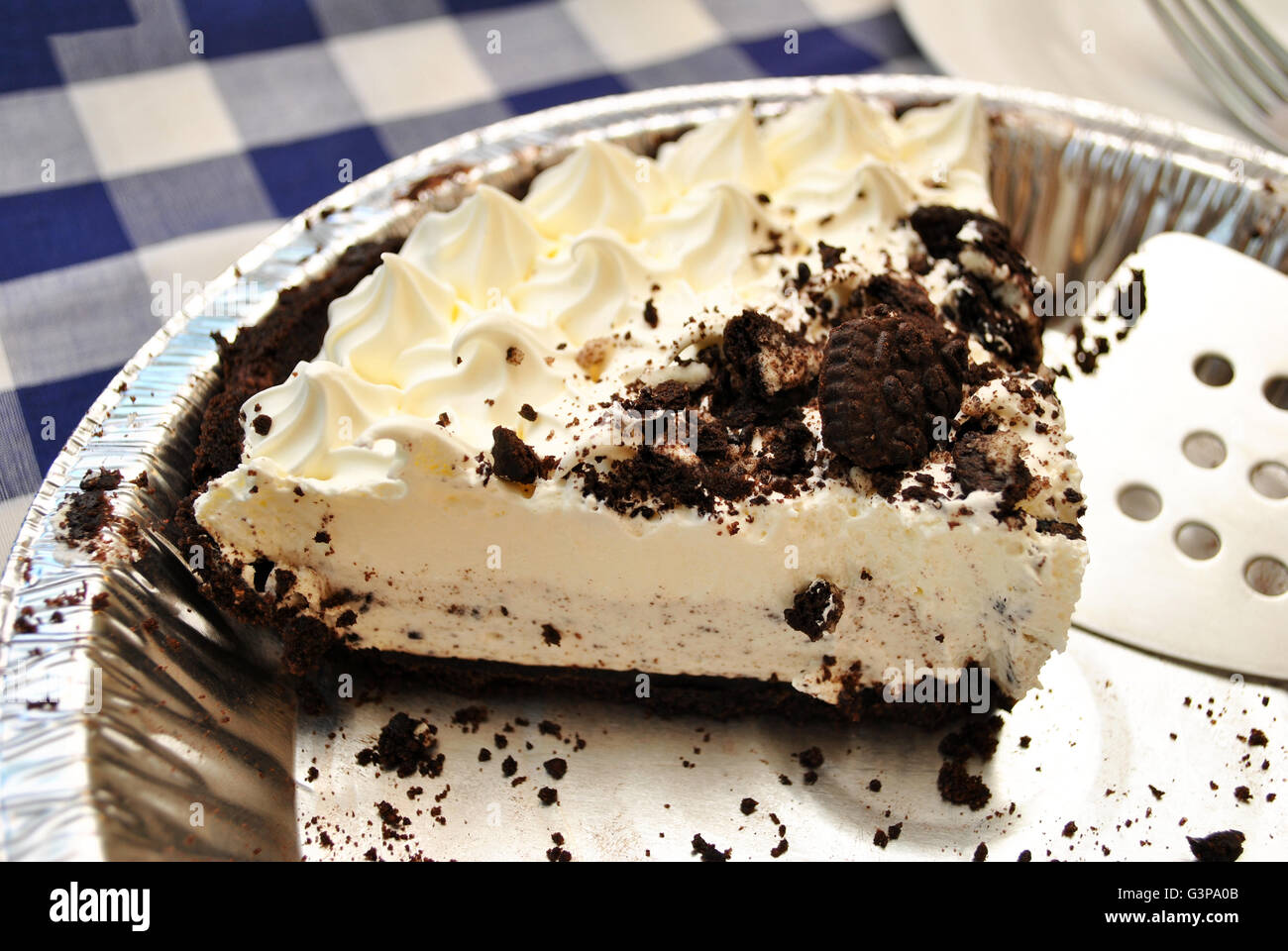 Whipped Cream Cookie Pie in a Tin Stock Photo Alamy