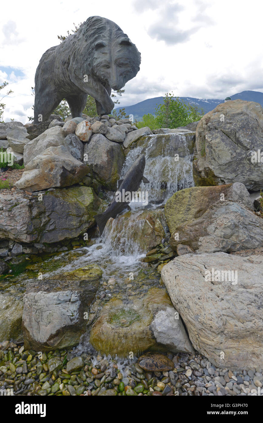 USA; Salmon; Idaho; Grizzly Bear; Statue; Waterfall; Water fall; falls