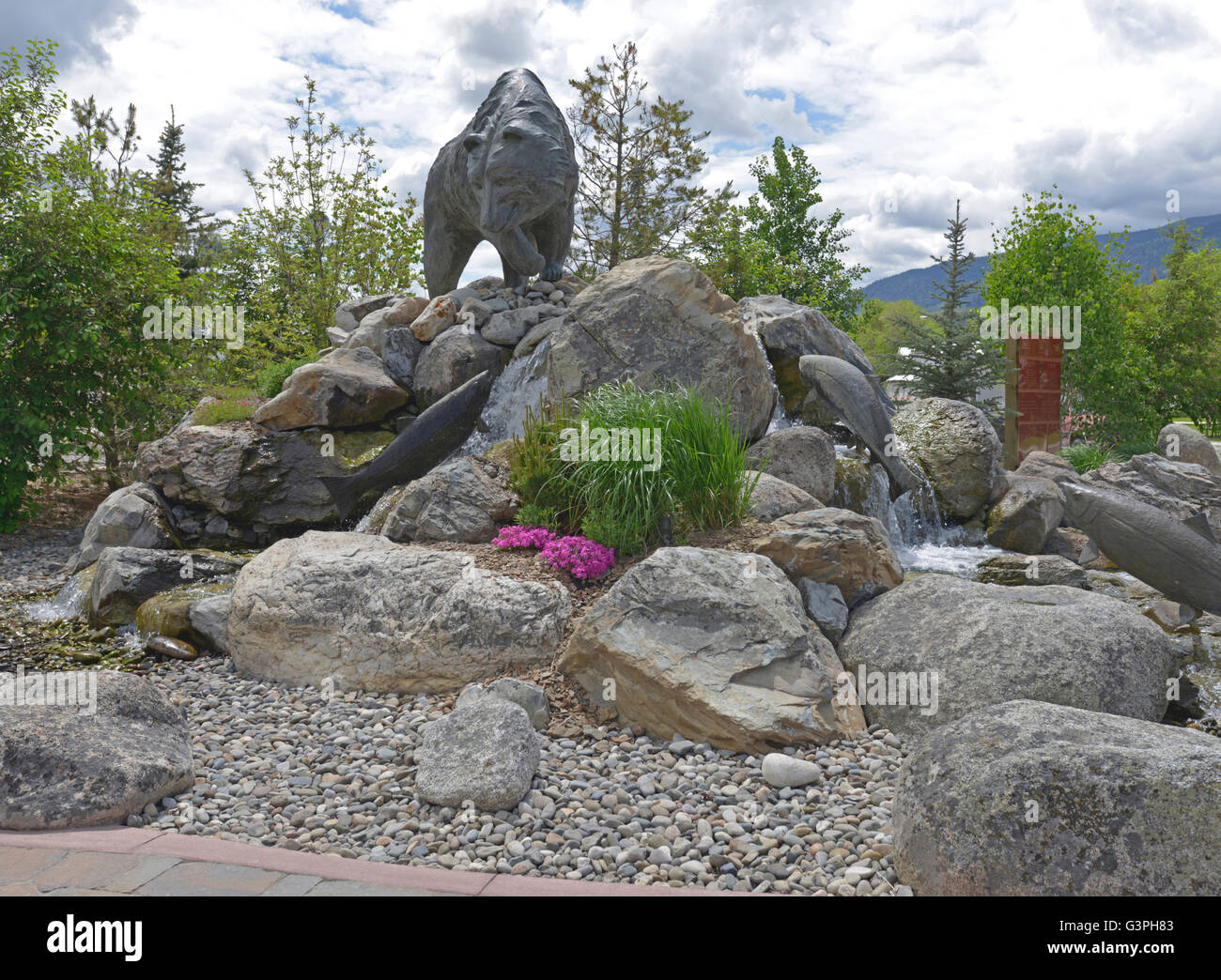 USA; Salmon; Idaho; Grizzly Bear; Statue; Waterfall; Water fall; falls
