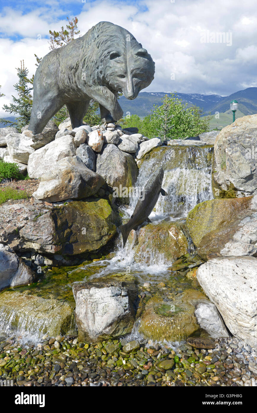 USA; Salmon; Idaho; Grizzly Bear; Statue; Waterfall; Water fall; falls