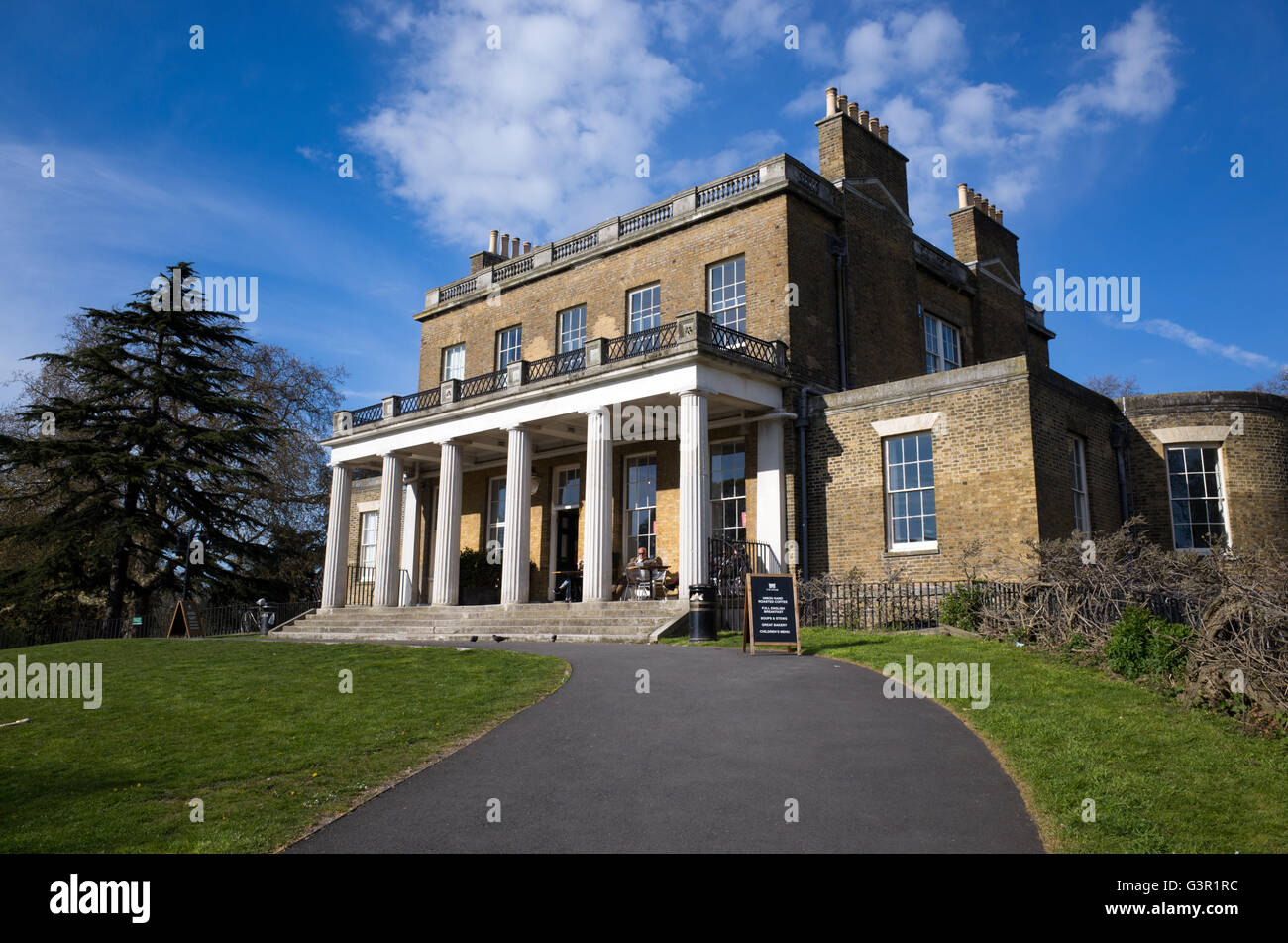 Clissold House in Clissold Park, Hackney, London, England, UK Stock Photo