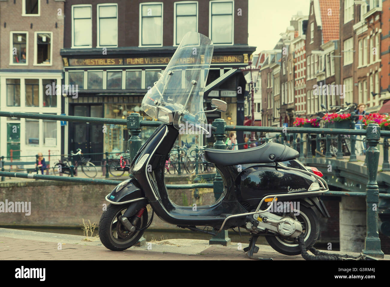 Vespa amsterdam hi-res stock photography and images - Alamy