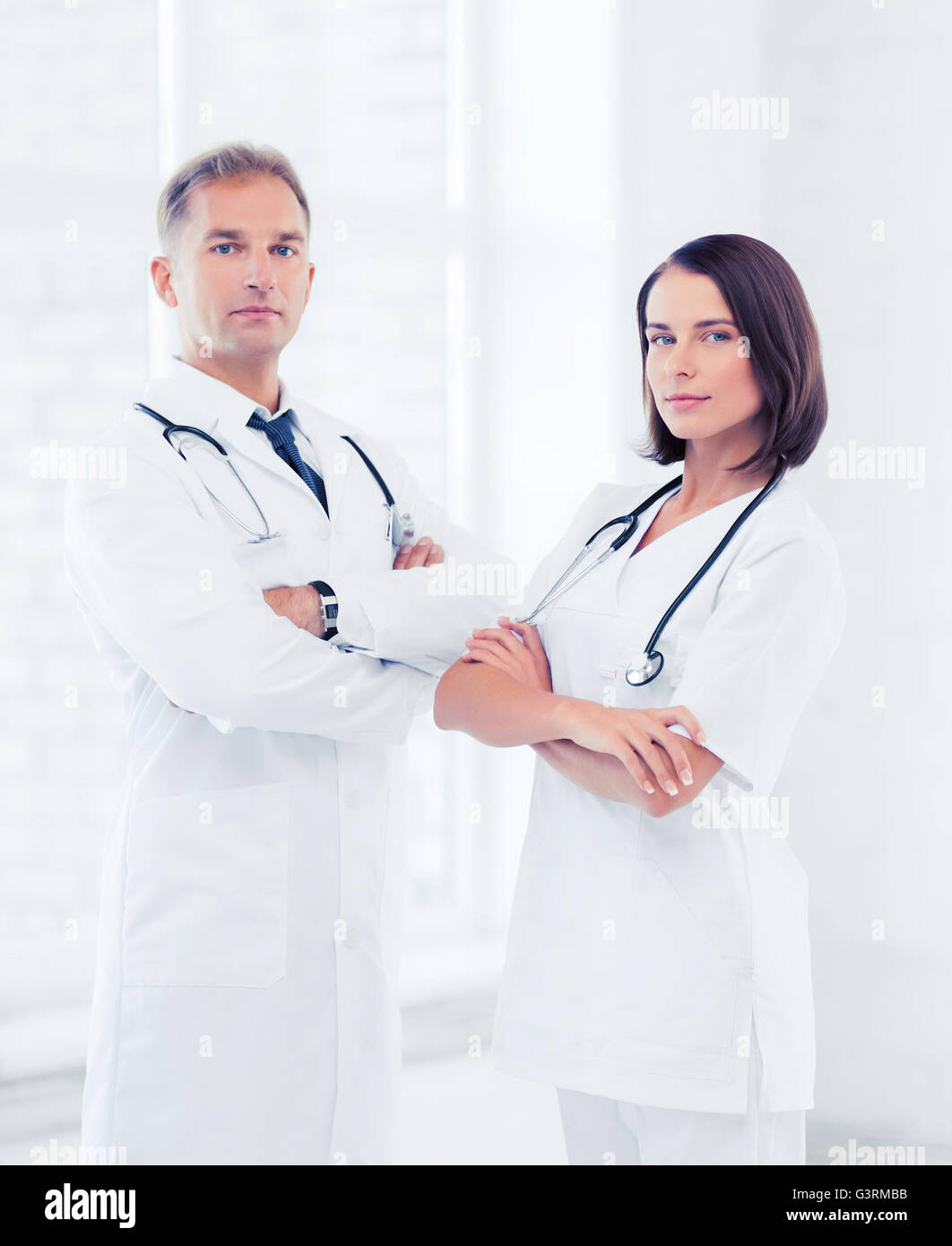 Doctors medical workers medics hi-res stock photography and images - Alamy