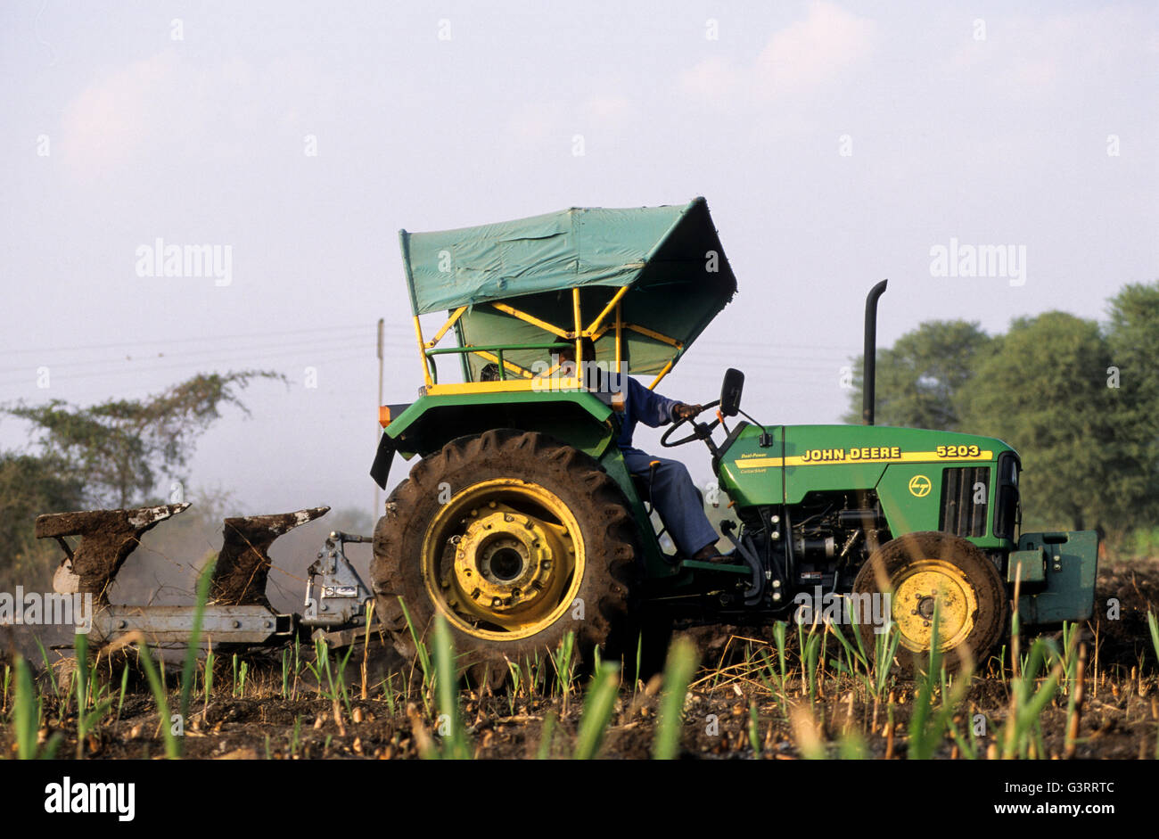 INDIA, Pune, John Deere tractor dealer in village, John Deere tractor 5203, training and