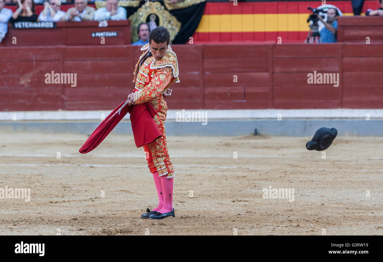 Jaen, SPAIN - october 18: Spanish bullfighter El Fandi drops his hat on the ground, it is a very old tradition, take in Jaen, Spain Stock Photo