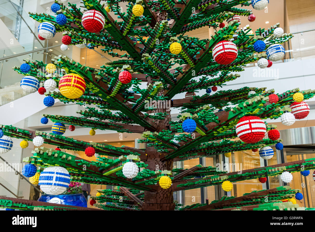 Look!: A Giant LEGO Christmas Tree Built In Sydney (Apartment Therapy Main)