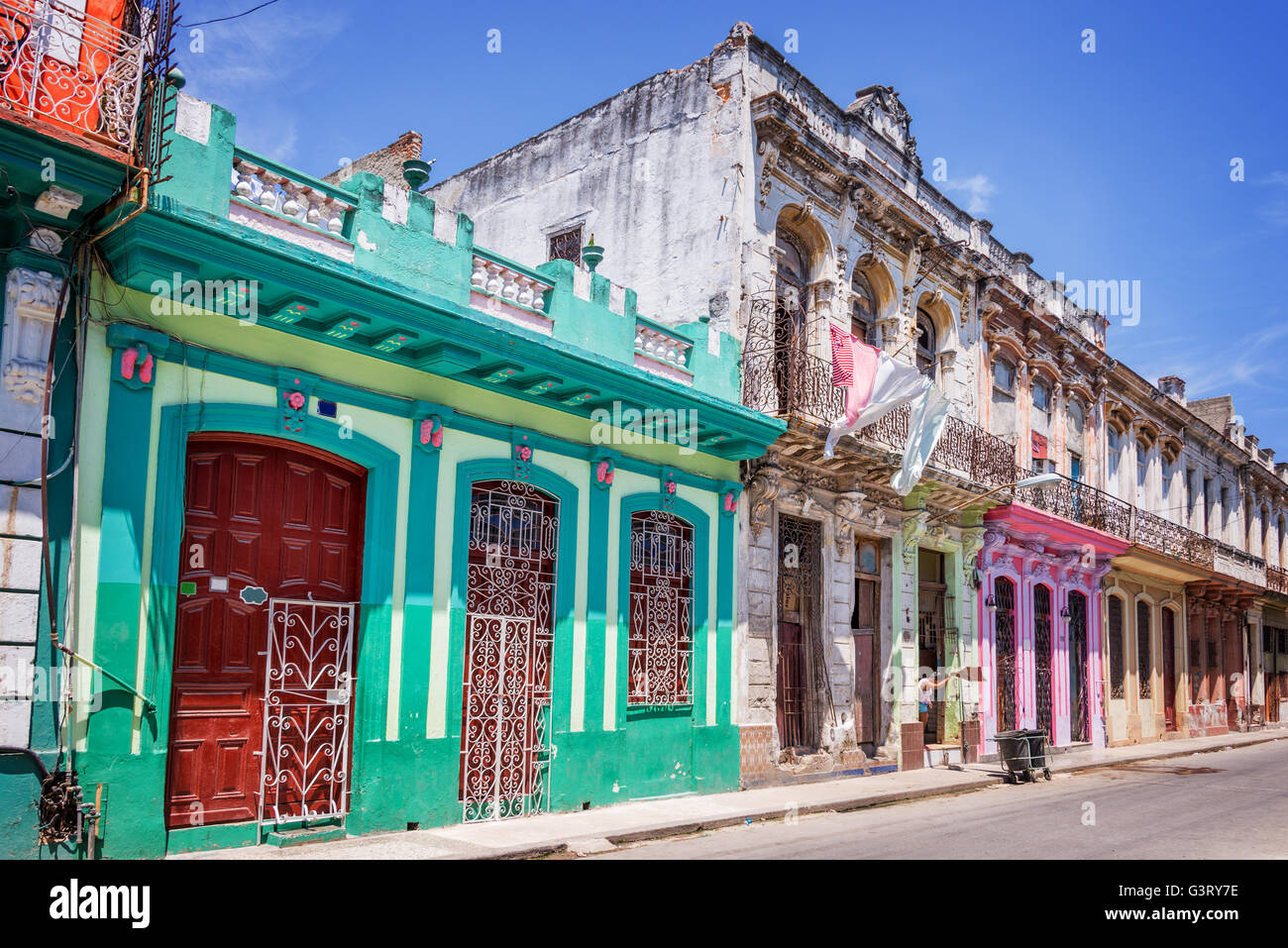 Colorful buildings in Havana, Cuba Stock Photo Alamy