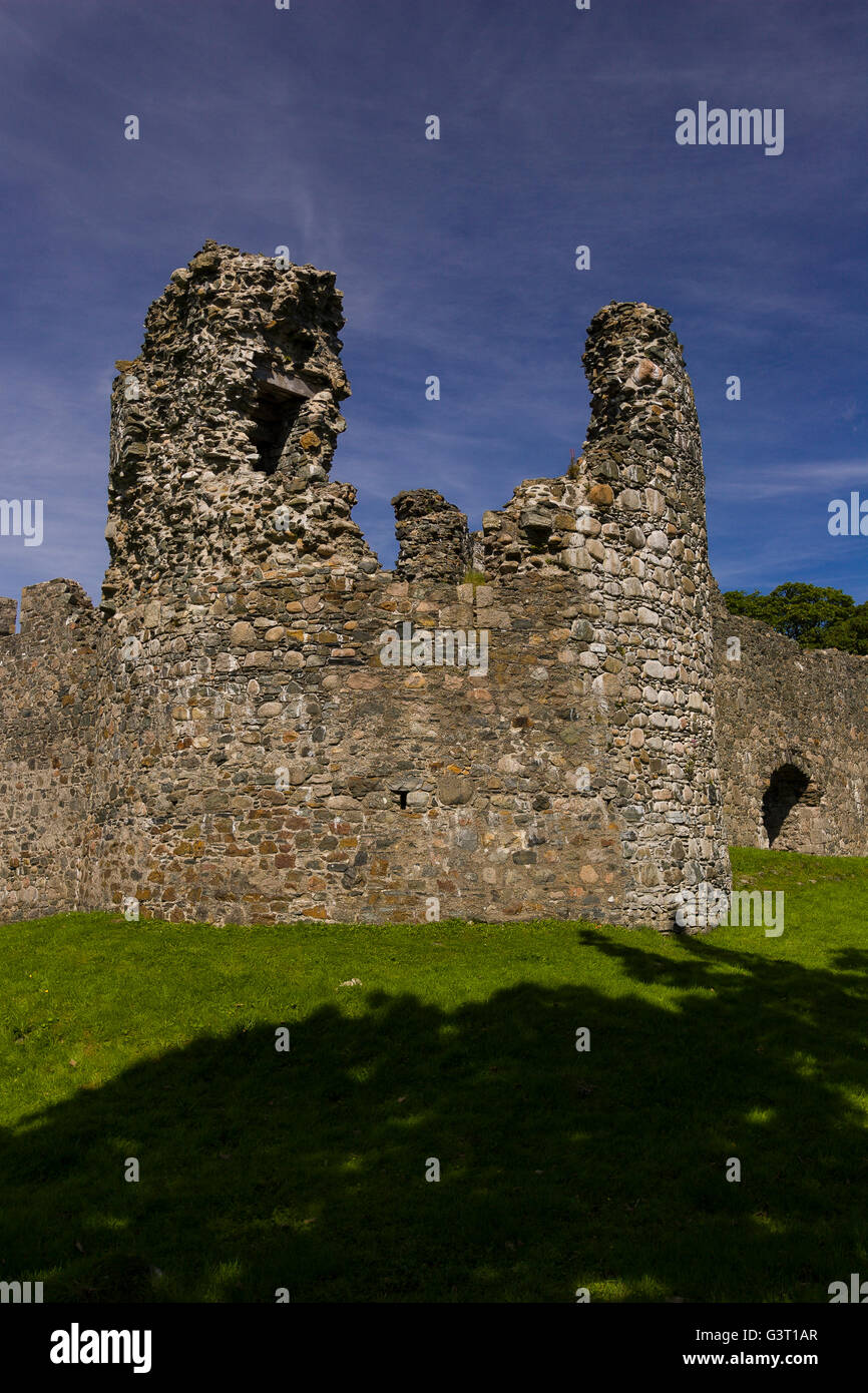 FORT WILLIAM, SCOTLAND Inverlochy Castle ruins Stock Photo Alamy