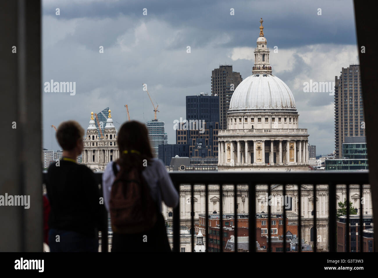 London, UK. 14 June 2016. View of the London skyline with St. Paul's Cathedral from the viewing terrace at the Switch House of Tate Modern. Press preview of the new Tate Modern which will open to the public this weekend. Credit:  ukartpics/Alamy Live News Stock Photo