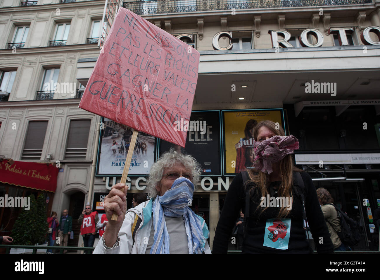 Despite some clashes with police, many protesters marched peacefully to objuect to potential changes in France's labour laws. Photo: JoSyz/Alamy Live News Stock Photo