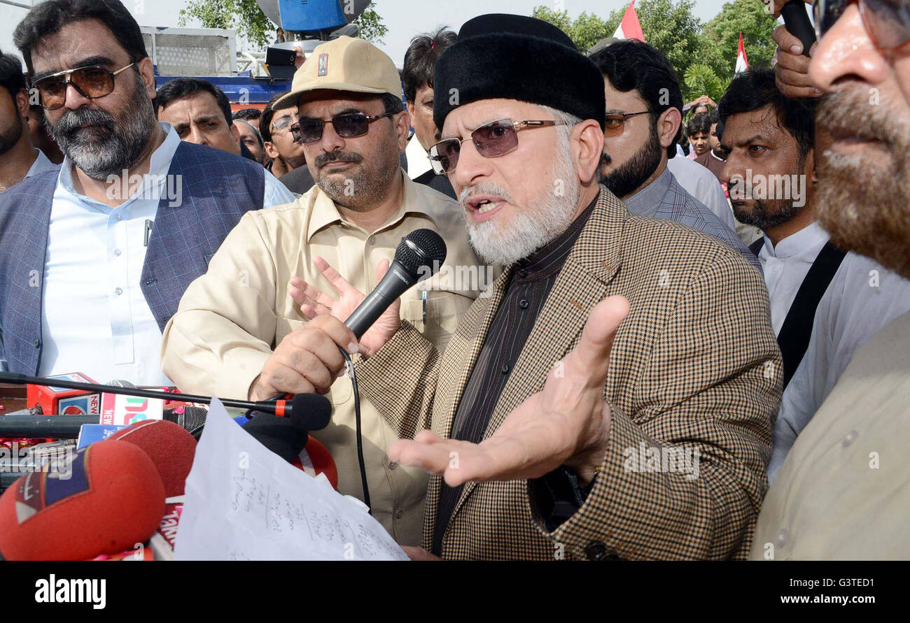 Lahore Pakistan 15th June 2016 Awami Tehreek PAT Chief Dr Tahir 