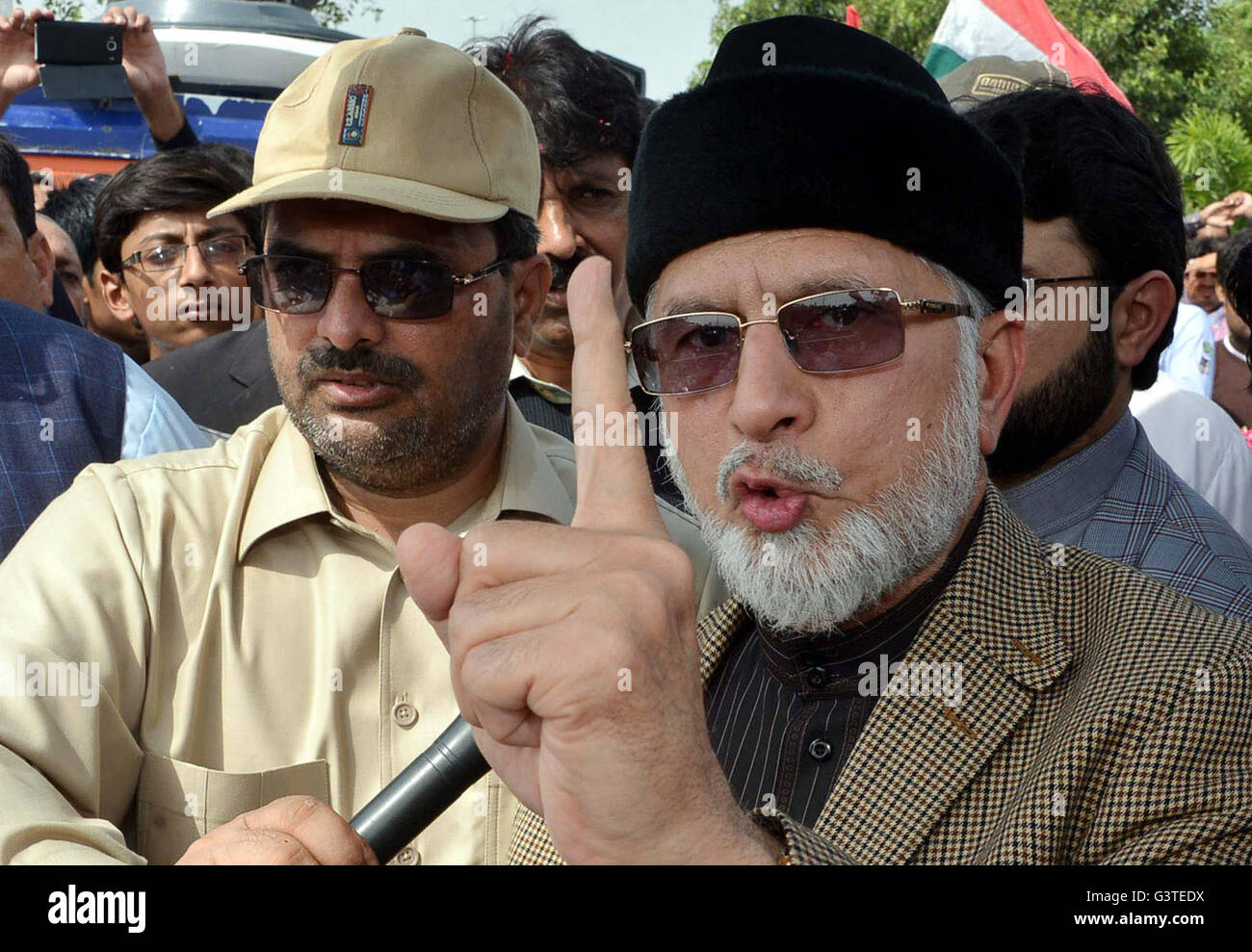 Lahore Pakistan 15th June 2016 Awami Tehreek PAT Chief Dr Tahir 