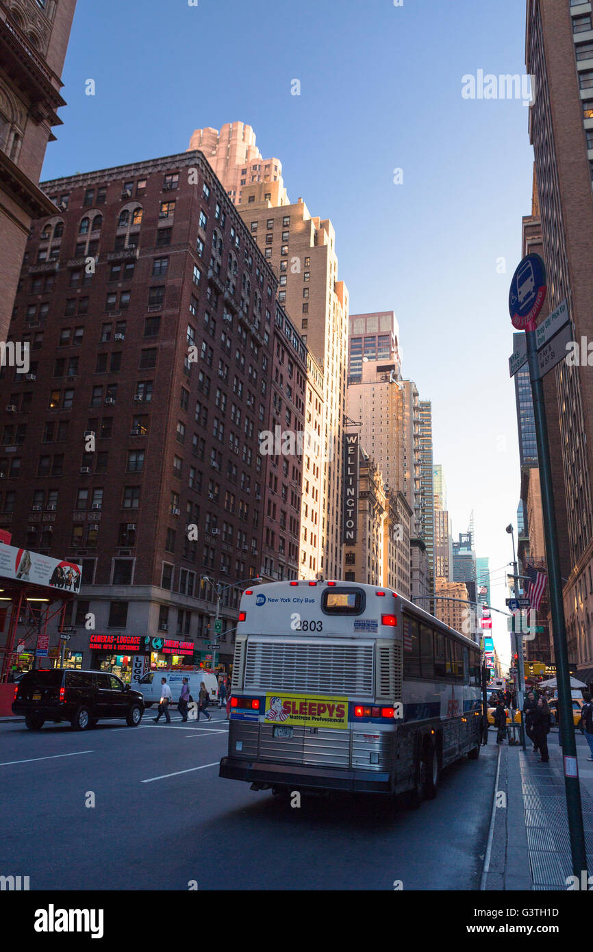 Bus traffic new york city hi-res stock photography and images - Alamy