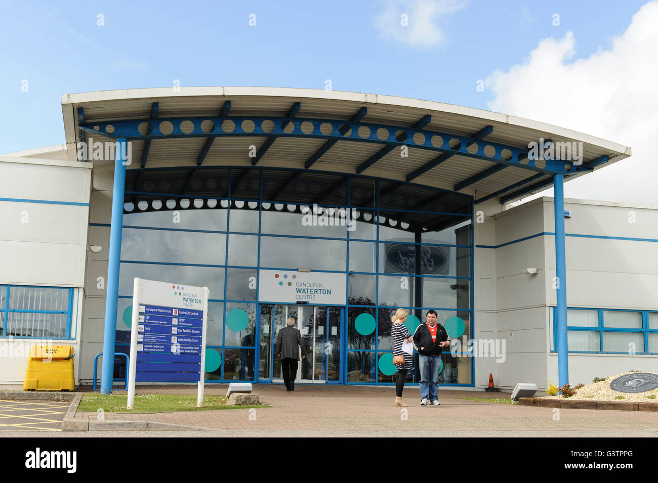 Conference centre of wales hires stock photography and images Alamy