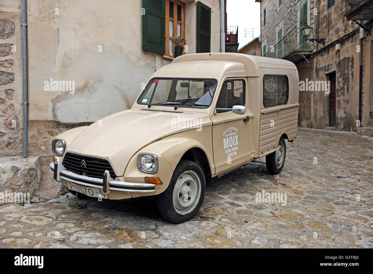 Old Citroen Acadiane Van carrying Moix olive oil advertising, Valldemossa, Mallorca Stock Photo