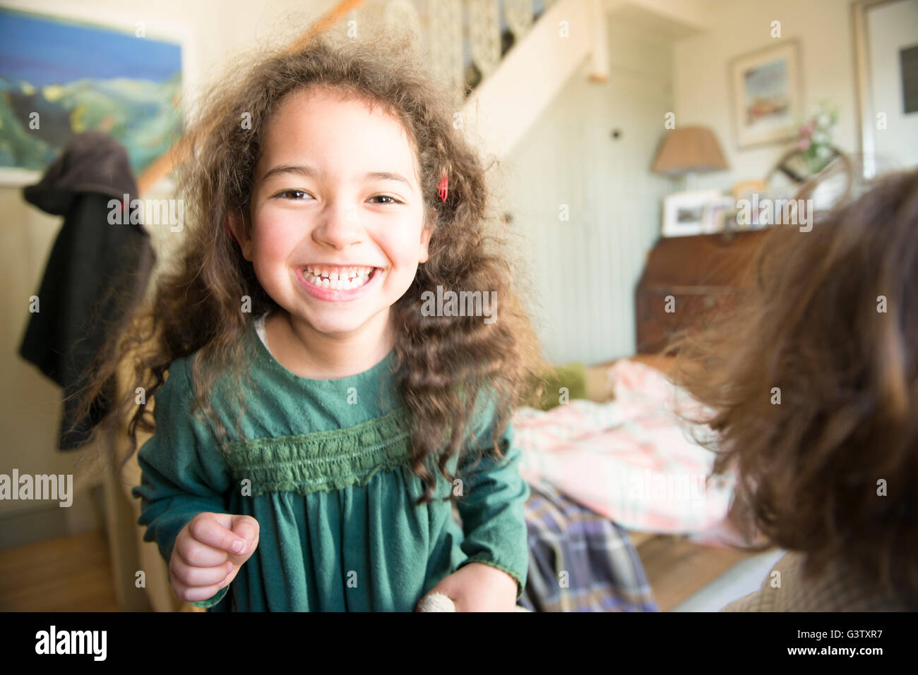 6 year old girl smiling at camera hi-res stock photography and images ...
