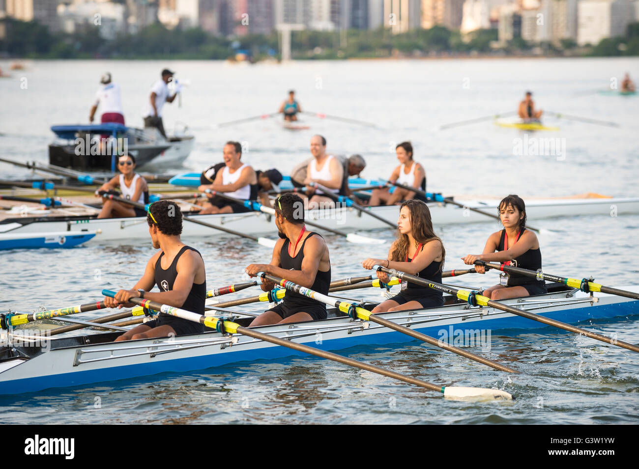 Two young women rowing hi-res stock photography and images - Alamy