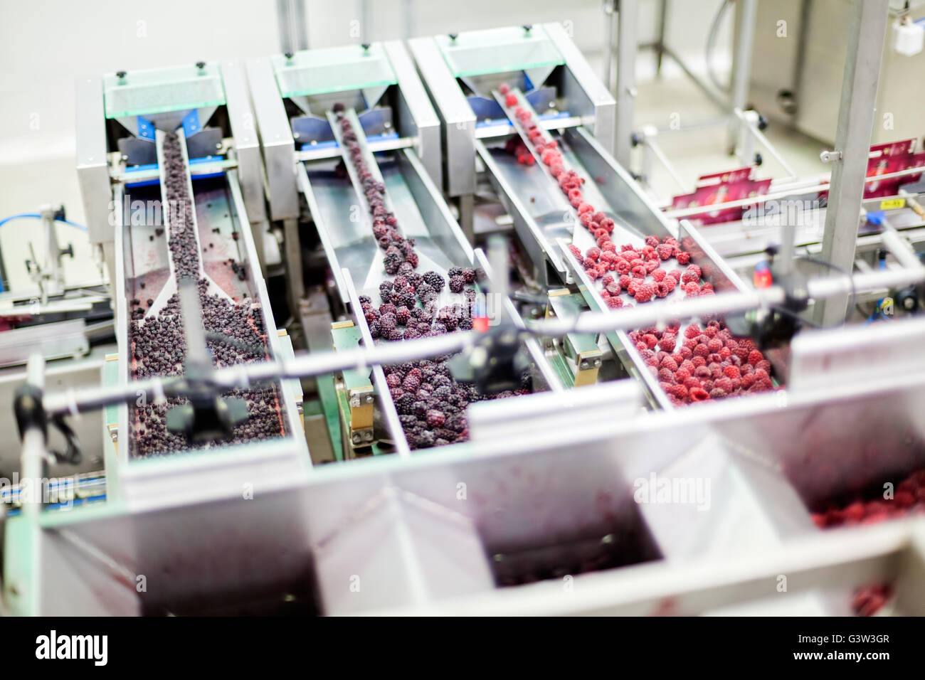 Red color processing hi-res stock photography and images - Alamy