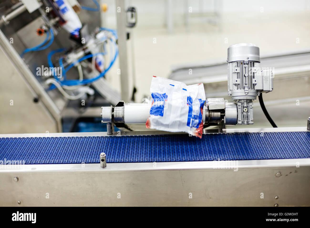 Foods Packing Processes Food packing line hi-res stock photography and images - Alamy