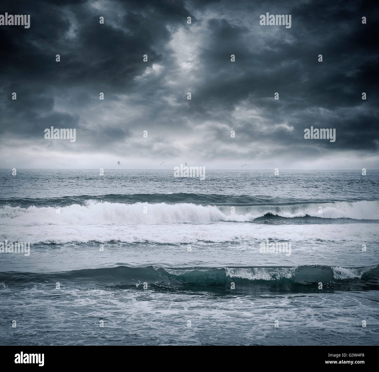 Dark stormy sky hi-res stock photography and images - Alamy