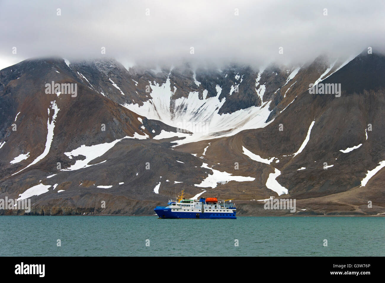 The expedition ship M/S Quest in the Hornsund fjord, west to the Greenland Sea, Svalbard, Norway Stock Photo