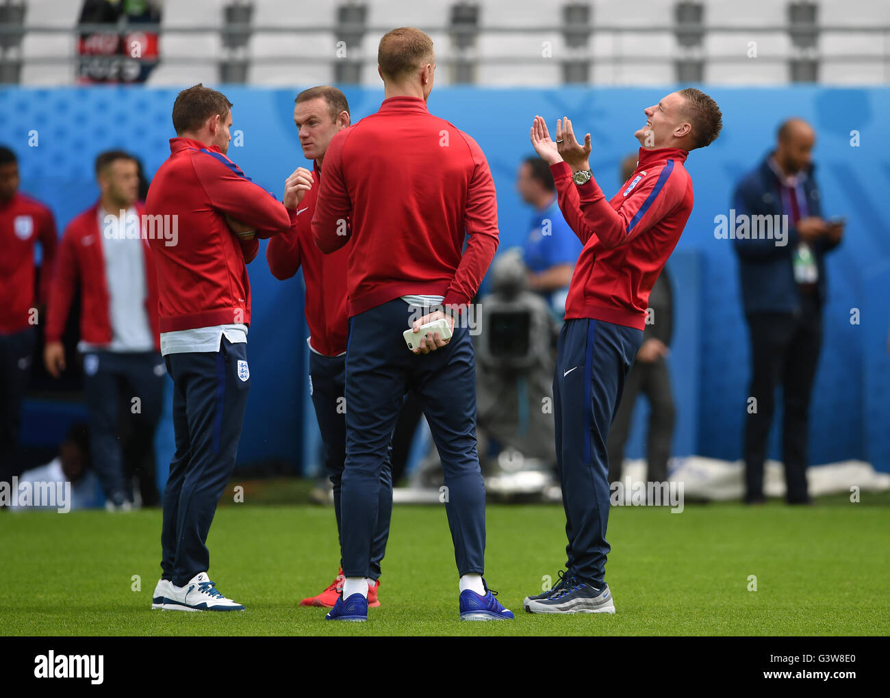 England's (left to right) James Milner, Wayne Rooney, Joe Hart and Jamie Vardy during the walk around at the Stade Felix Bollaert-Delelis, Lens. Stock Photo